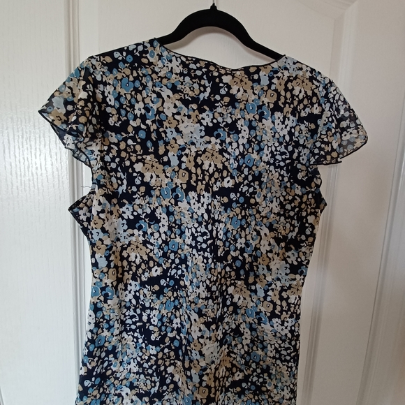 Top - Picture 2 of 3